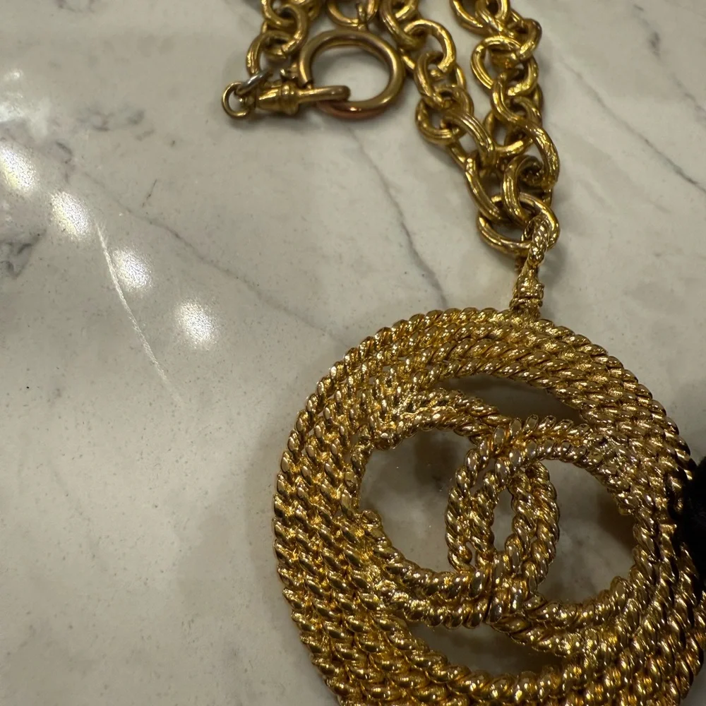 Vintage Chanel CC Medallion Sautoir gold-plated medallion necklace